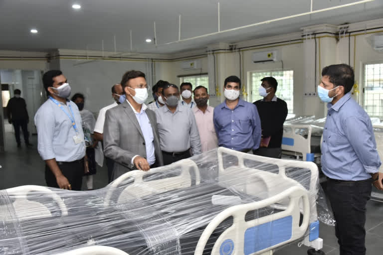 BBMP Chief Commissioner Gaurav Gupta, BBMP Chief Commissioner Gaurav Gupta Inspection, Gaurav Gupta Inspection of the city hospitals news, BBMP news, ನಗರದ ಆಸ್ಪತ್ರೆಗಳ ತಪಾಸಣೆ, ನಗರದ ಆಸ್ಪತ್ರೆಗಳ ತಪಾಸಣೆಗಿಳಿದ ಬಿಬಿಎಂಪಿ ಮುಖ್ಯ ಆಯುಕ್ತ,  ತಪಾಸಣೆಗಿಳಿದ ಬಿಬಿಎಂಪಿ ಮುಖ್ಯ ಆಯುಕ್ತ ಗೌರವ್ ಗುಪ್ತಾ, ಬಿಬಿಎಂಪಿ ಸುದ್ದಿ,