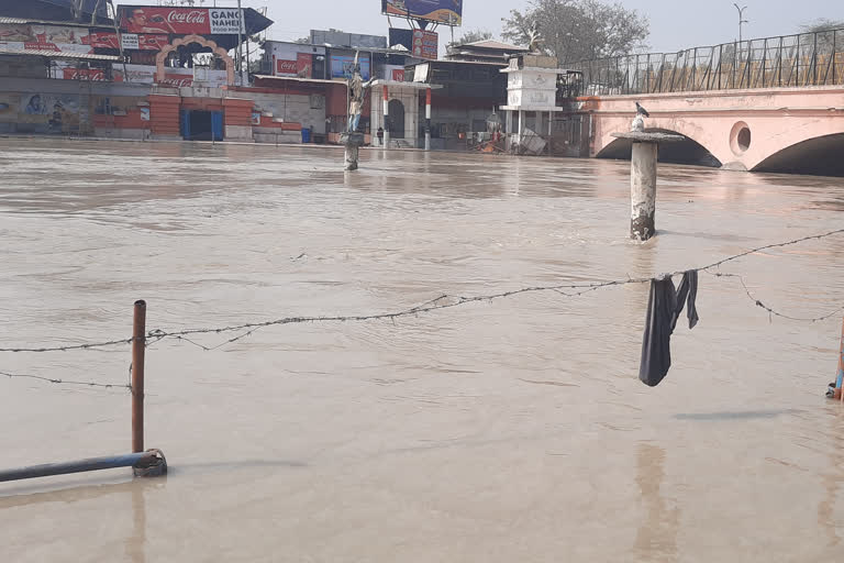 bathing-in-ganga-canal-is-not-allowed