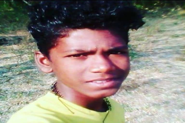 A 16-year-old boy has committed suicide after fleeing from police  പൊലീസിനെ കണ്ട് ഭയന്നോടിയ 16 കാരന്‍ ആത്മഹത്യ ചെയ്തു  16 കാരന്‍ ആത്മഹത്യ ചെയ്തു  A 16-year-old boy has committed suicide in palakkad  പൊലീസ്