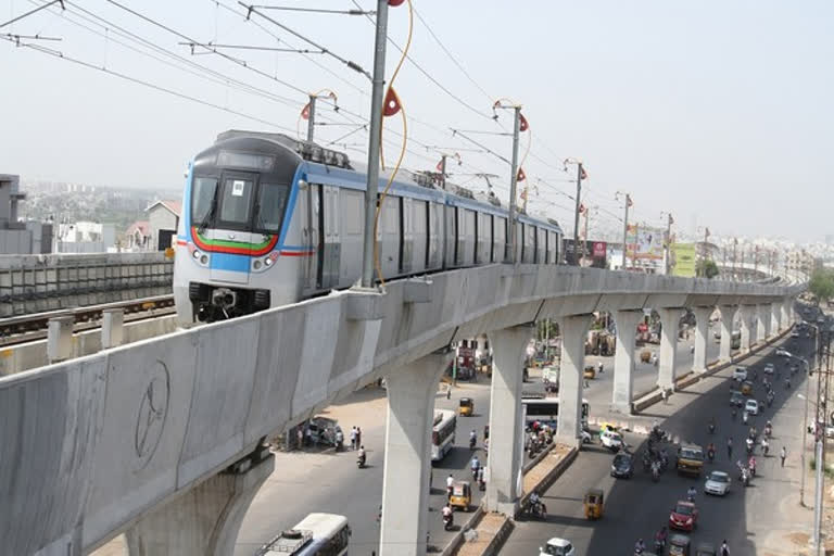 COVID Unlock: Hyderabad Metro to operate from 7 am to 9 pm from June 21  covid  covid protocol  lockdown ends in telengana  telengana government  ലോക്കഴിച്ച് തെലങ്കാന; മെട്രോ സർവീസുകൾ ജൂൺ 21 മുതൽ  കൊവിഡ് അൺലോക്ക്  കൊവിഡ് നിയമങ്ങൾ  തെലങ്കാന സർക്കാർ