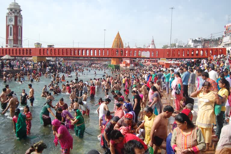 Devotees celebrated 'Ganga Dussehra' in Varanasi and Uttarakhand