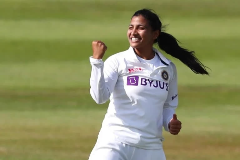 eng-vs-indw-sneh-rana-made-record-in-her-debut-match