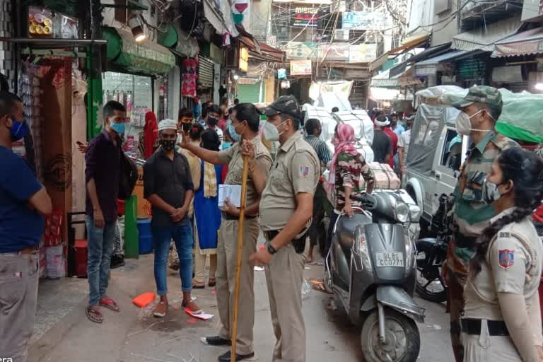 police-have-taken-action-against-shopkeepers-for-violating-the-corona-protocol