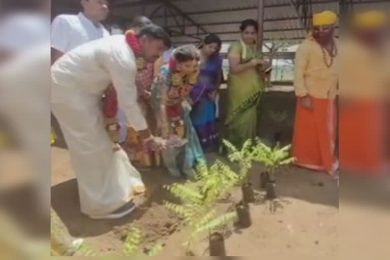 புதுமண தம்பதி