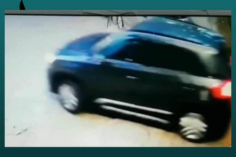 car-theft-incident-caught-on-cctv-in-south-west-delhi