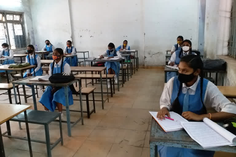 supreme court warns andhra pradesh government for 12th exam