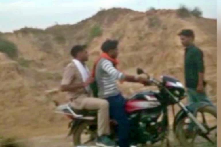 बजरी माफिया  वीडियो वायरल  चंबल बजरी माफिया  rajasthan latest news  crime news  dholpur latest news  Chambal Bajri Mafia  video viral