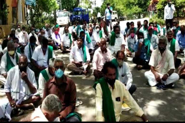 Farmers protest