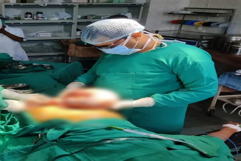 operation-of-intestine-in-ranchi-sadar-hospital