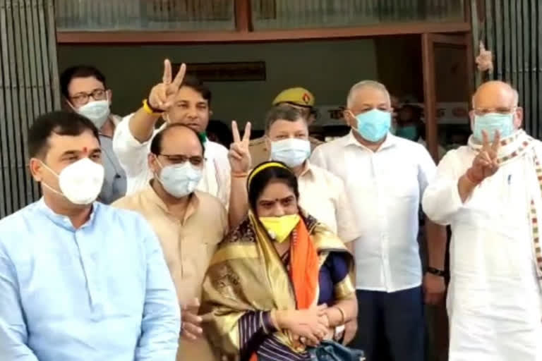 BJP candidate Mamta Tyagi filed nomination papers of district panchayat president election