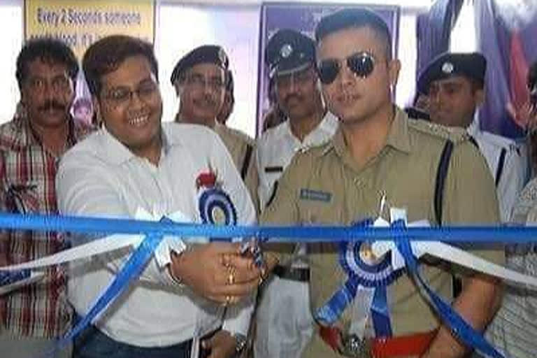 Kasba Vaccine Controversy : CP Siliguri photo with Debanjan Deb viral in social media