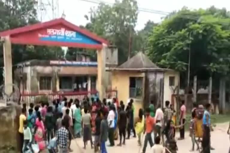 Villagers attacked on satgawan police station in Koderma