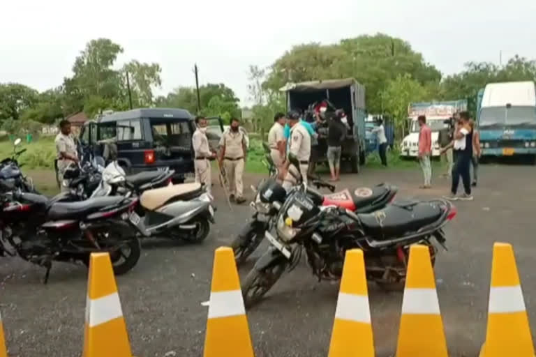 Stone pelting on police in Ujjain