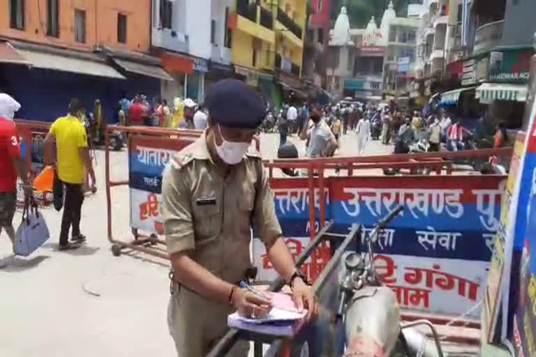 Police cut challan