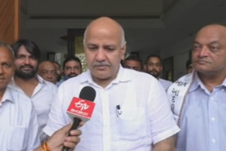 Delhi model not applicable for development of Gujarat: Manish Sisodia  Mahesh Savani  Aam Aadmi Party (AAP)  Gujarat 2022 Assembly Elections  Swetha Singh  Delhi Deputy CM Manish Sisodia  Surat Municipality  Gujarat News  AAP in Gujarat  manish sisodia interview with ETV Bharat  manish sisodia in gujarat  ഡൽഹി ഉപമുഖ്യമന്ത്രി  ആം ആദ്മി പാർട്ടി  മനീഷ് സിസോദിയ  ഗുജറാത്ത് ആംആദ്മി പാർട്ടി  ഗുജറാത്ത് ബിജെപി  ബിജെപി  ഗുജറാത്തിൽ വികസനം ഇല്ല