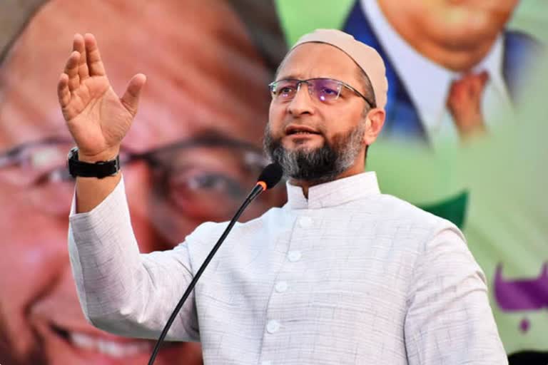 covid vaccination policy  owaisi against center  owaisi  vaccination news  covid 19 updates  covid vaccination  covishield  covaxin  AIMIM chief Owaisi  കേന്ദ്രത്തിന്‍റേത് കള്ളകണക്കുകളെന്ന് ഓവൈസി  വാക്സിൻ നയം  എഐഎംഐഎം  എഐഎംഐഎം നേതാവ് അസദുദീൻ ഓവൈസി  ഓവൈസി  പ്രധാനമന്ത്രി നരേന്ദ്ര മോദി  കൊവിഡ് വാർത്തകൾ  കൊവിഡ് വാക്സിനേഷൻ  വാക്സിൻ വാർത്തകൾ