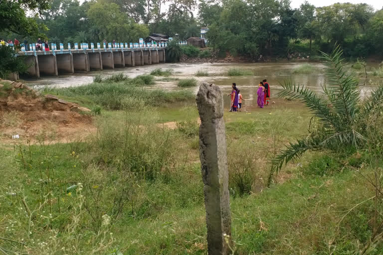 special story on land controversy of Kopai River in Santiniketan