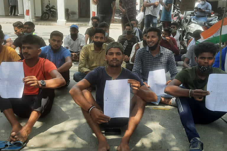 youth preparing to join the army protest at district collectorate in muzaffarnagar