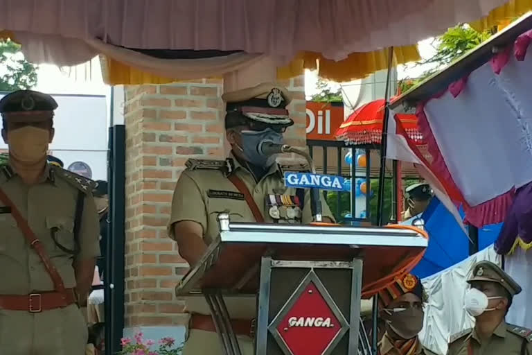 behera got emotional at his farewell ceremony  farewell ceremony  dgp loknath behera  'ഞാനൊരു മലയാളി'; വിട വാങ്ങൽ ചടങ്ങിൽ വികാരാധീധനായി ബെഹറ.  ലോക് നാഥ് ബെഹറ