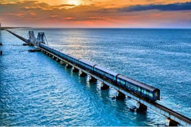 Pamban Rail service suspended  Rail service suspended  rameshwaram Pamban Rail service suspended  rameshwaram news  rameshwaram latest news  rail time  pamban sensor service failed  train cancelled in pamban  ராமநாதபுரம் செய்திகள்  பாம்பன் பாலத்தில் சென்சார் கோளாறு  பாம்பன் பாலத்தில் சென்சார் கோளாறு ரயில் சேவை நிறுத்தம்  பாம்பன் பாலம்  ரயில் சேவை நிறுத்தம்  ரயில் சேவை ரத்து  ரயில் நேரங்களில் மாற்றம்  பாம்பனில் மீண்டும் சென்சார் கோளாறு  மண்டபத்தில் இருந்து மட்டுமே ரயில்கள் இயக்கம்