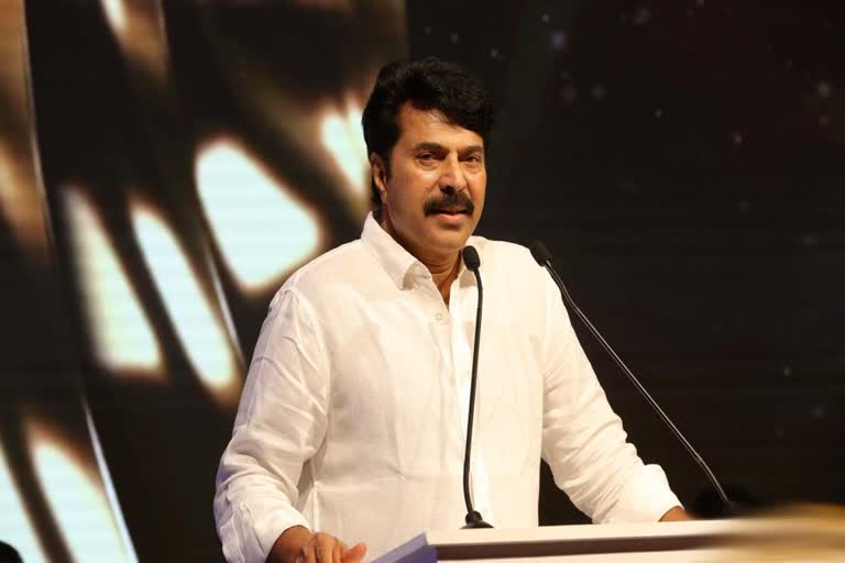 anubhavangal paalichakal screenshot pic news  anubhavangal paalichakal sathyan news  anubhavangal paalichakal mammootty news  mammootty old photo viral news  mammootty sathyan together news  mammootty first movie look news  വെള്ളിത്തിരയിൽ ആദ്യം മമ്മൂട്ടി വാർത്ത  മമ്മൂട്ടി ഓർമചിത്രം വാർത്ത  മമ്മൂട്ടി സത്യൻ സിനിമ വാർത്ത  മമ്മൂട്ടി അനുഭവങ്ങൾ പാളിച്ചകൾ വാർത്ത