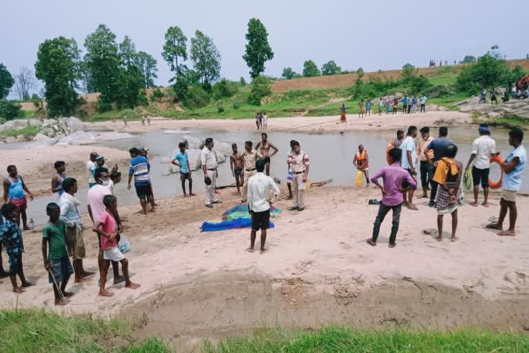 three-children-died-due-to-drowning-in-chanan-river-at-balrampur