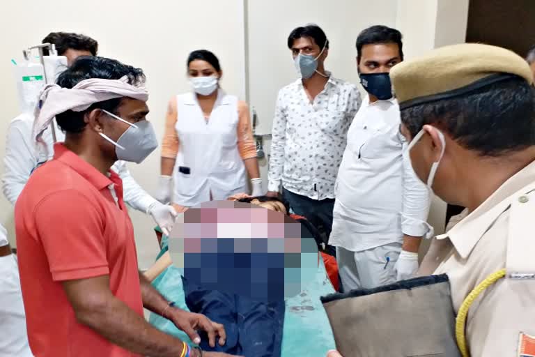 attacked  हमला  चूरू न्यूज  तलवार से वार  sword blows  खूनी खेल  bloody game  crime in churu  rajasthan latest news