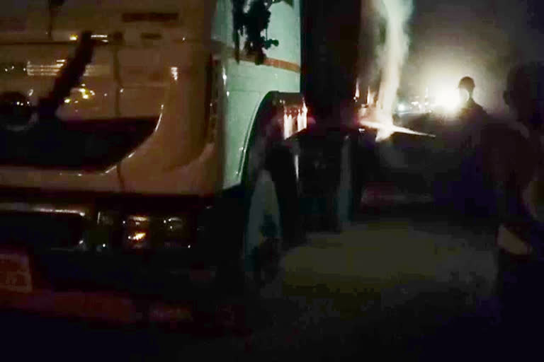 roorkee truck fire