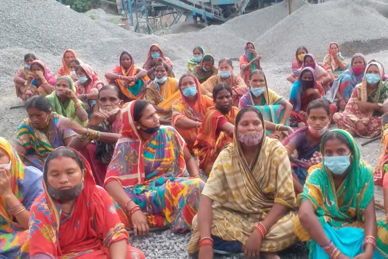 women protested against the vandalism in the crusher area of boudha