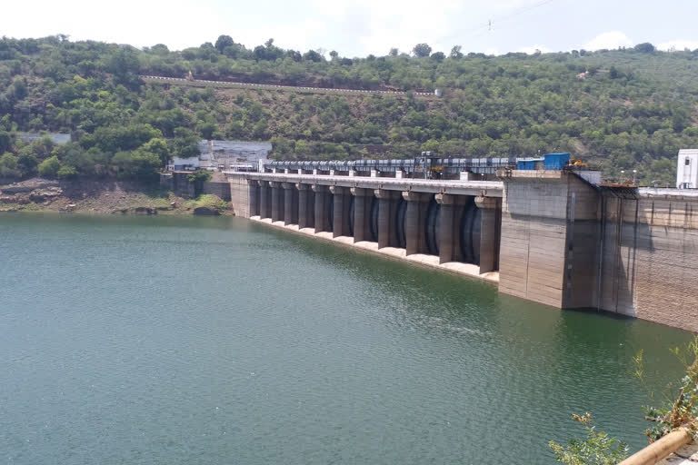flood flow continues to srisailam dam