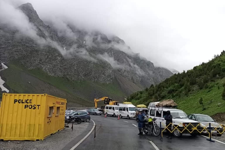 manali leh road closed