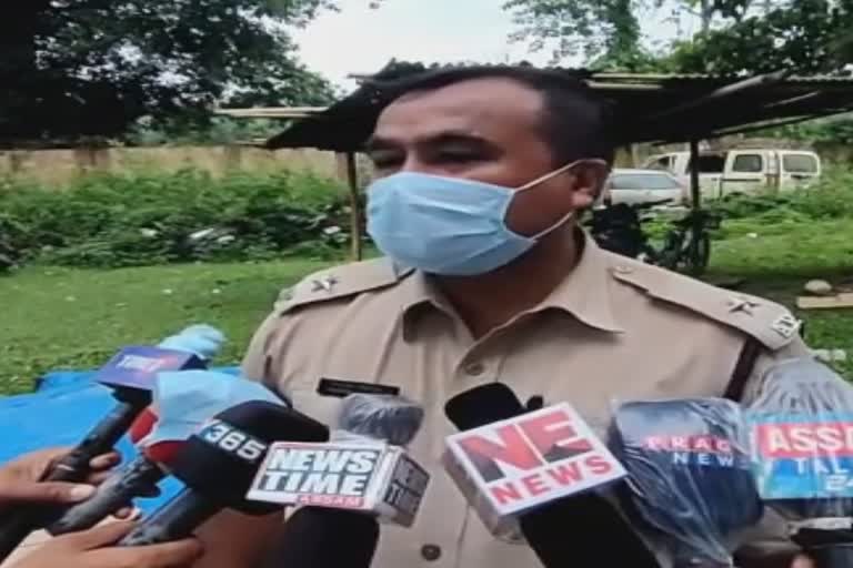 large-amount-of-illegal-arunachali-liquor-found-in-biswanath