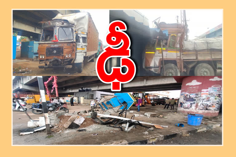 o lorries collided at Anantapur