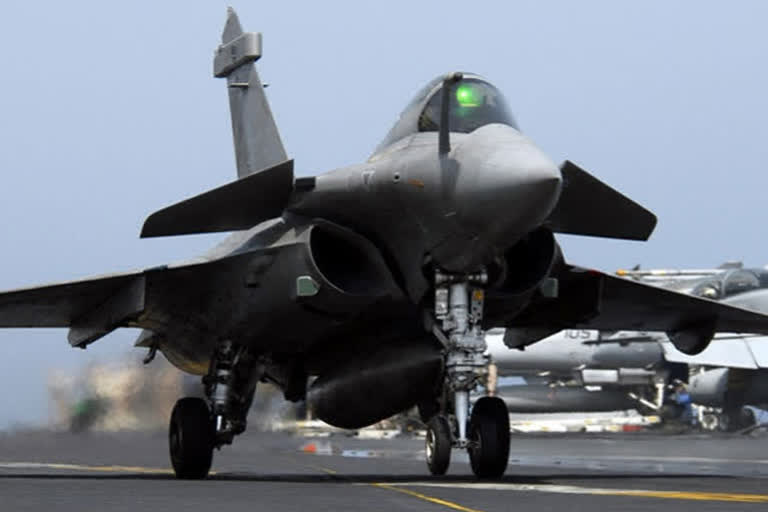 France begins judicial probe into Rafale deal  Probe into Rafale deal  war of words between Congress and BJP  Rafale deal probe  Rafale deal probe sparks war of words between Congress and BJP  Update in Rafale deal probe  Rafale fighter jet deal  rafale deal  rafale scam  Mediapart  വീണ്ടും വിവാദത്തിൽ കുരുങ്ങി റഫേൽ; കോൺഗ്രസ്- ബിജെപി പോര് മുറുകുന്നു  റഫേൽ ഇടപാട്  മീഡിയപാർട്ട്  മുൻ ഫ്രഞ്ച് പ്രസിഡന്‍റ് ഫ്രാങ്കോയിസ് ഹോളണ്ട്