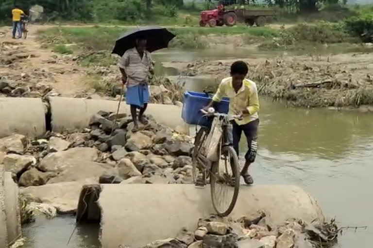 bridge collapsed at durgapur, people demanding permanent bridge over kunur river