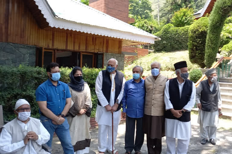 first meeting of Gupkar Alliance after the PM's all party meet  Meeting of PAGD  PAGD meeting  PAGD news  Kashmir news  Narendra Modi  People's Alliance for Gupkar Declaration  meeting at Farooq Abdullah's residence  Mehbooba Mufti  Omar Abdullah  ഗുപ്കര്‍ സഖ്യം  സര്‍വകക്ഷി യോഗം  ജമ്മുകശ്മീര്‍  ഫറൂഖ് അബ്ദുള്ള