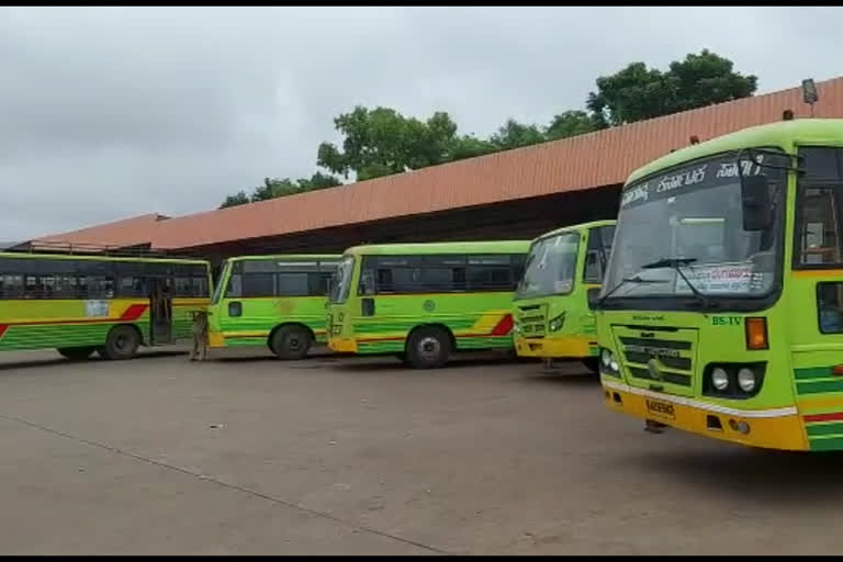 ಬಸ್​​ ನಿಲ್ದಾಣಗಳು ಬಣ ಬಣ