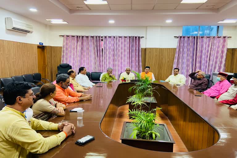 newly elected cm pushkar sing dhami gave districts responsibilites to cabinet ministers before portfolio