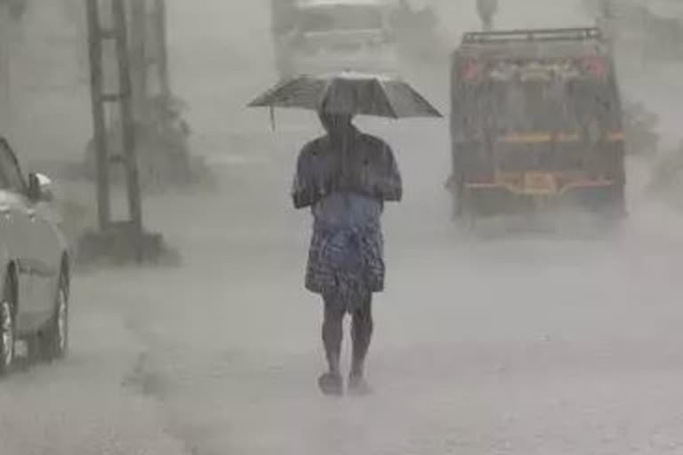 heavy-rain  -kerala-for-the-next-five-days  കനത്ത മഴയ്ക്ക് സാധ്യത  മഴയ്ക്ക് സാധ്യത  heavy-rain in kerala  യെല്ലോ അലർട്ട് പ്രഖ്യാപിച്ചു  കാലാവസ്ഥാ നിരീക്ഷണ കേന്ദ്രം  കാറ്റിന് സാധ്യത