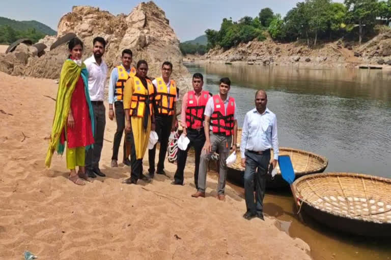 tourist secretary visit Hogenakkal spot  Hogenakkal tourist spot  tourist spot  dharmapuri Hogenakkal tourist spot  tourist secretary  dharmapuri news  dharmapuri latest news  தர்மபுரி செய்திகள்  ஒகேனக்கல் சுற்றுலா தளத்தை சுற்றுலாத் துறை செயலாளர் ஆய்வு  ஒகேனக்கல் சுற்றுலா தளம்  சுற்றுலாத் துறை செயலாளர்