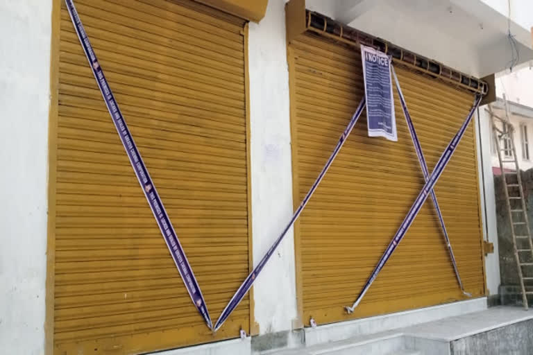 illegal building sealed by chennai corporation  chennai news  chennai latest news  chennai thiruvotriyur illegal building seal  building sealed by chennai corporation  illegal building sealed  சென்னை திருவொற்றியூரில் விதிமீறி கட்டப்பட்ட கட்டிடத்திற்கு சீல்  விதிமீறி கட்டப்பட்ட கட்டிடத்திற்கு சீல்  சென்னை மாநகராட்சி விதிமீறி கட்டப்பட்ட கட்டிடத்திற்கு சீல்  கட்டிடத்திற்கு சீல் வைப்பு  சீல் வைப்பு