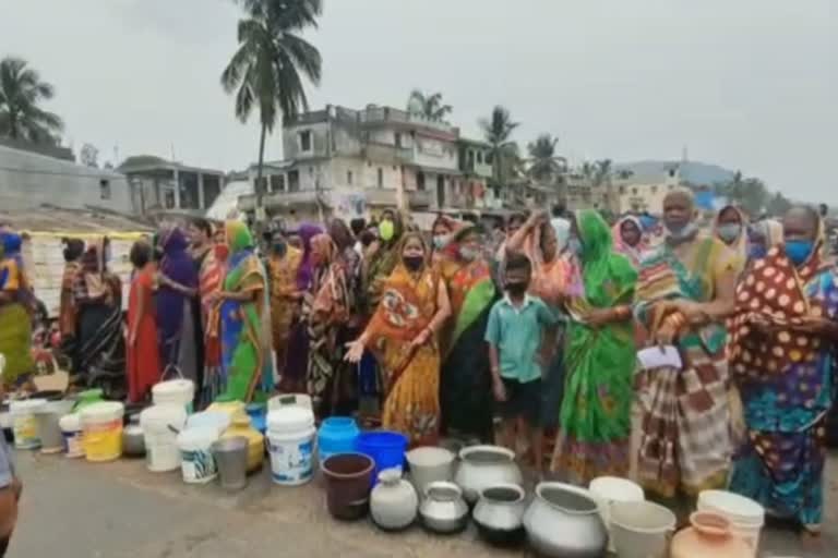 national highway blocked by local people for drinking water in ganjam