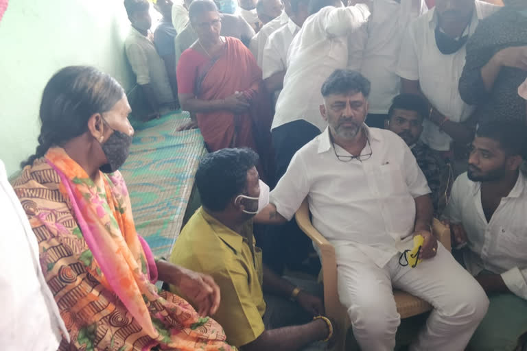 kpcc president dks met ambulance driver family in tumkur