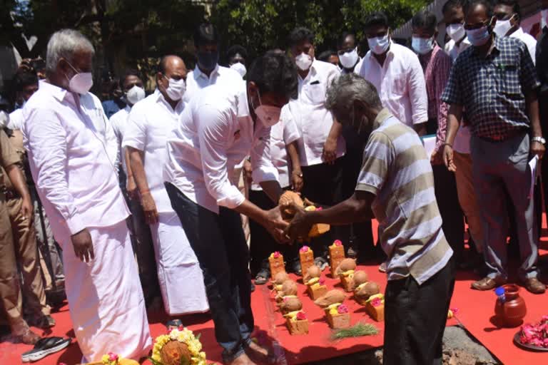 கரோனா தடுப்பூசிகளை ஒன்றிய அரசு விரைந்து வழங்க வேண்டும் -   உதயநிதி ஸ்டாலின் பேச்சு