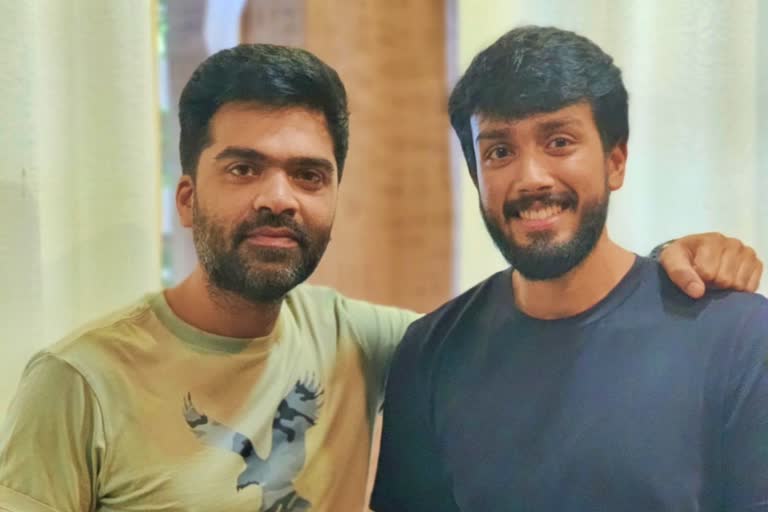 actor-kalidas-shares-photo-taken-with-simbu