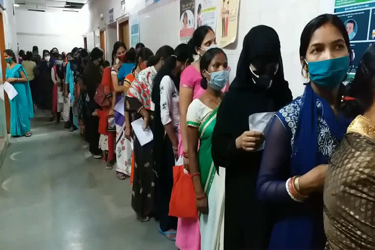 pregnant women facing problems during health checkup in Ranchi Sadar Hospital