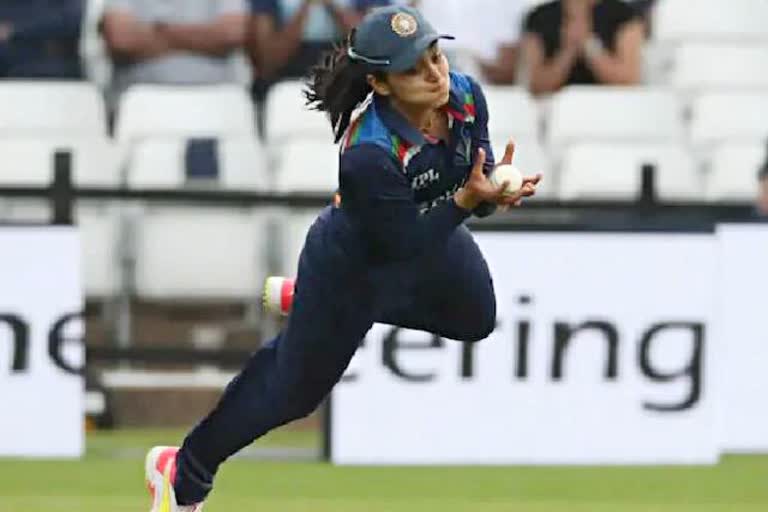 team india cricket  top woman cricketer  Harleen Deol  इंग्लैंड की महिला टीम  इंडिया की महिला टीम  क्रिकेट मैच  टी 20 क्रिकेट मैच  हरलीन का कैच