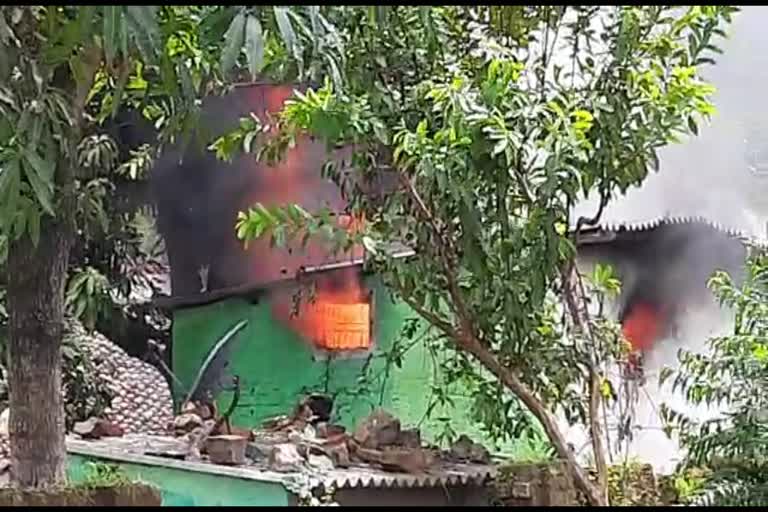 Husband sets house on fire after quarrel with wife