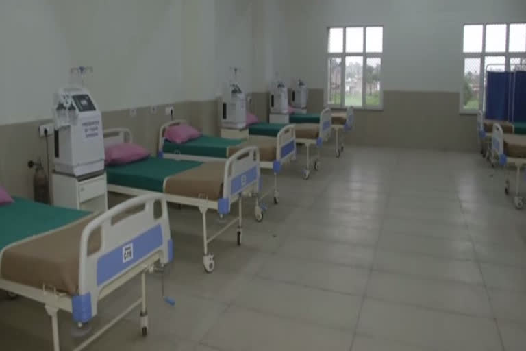 Indian Army's Tiger Division sets up 25-bedded oxygen COVID care centre in Jammu  കൊവിഡ് പ്രതിരോധം  കശ്‌മീരിൽ കൊവിഡ് കെയർ സെന്‍റർ  കൊവിഡ് കെയർ സെന്‍റർ സ്ഥാപിച്ച് ടൈഗർ ഡിവിഷൻ  ഇന്ത്യൻ സൈന്യം  ഗംഗ്യാലിലെ രാജീവ് ഗാന്ധി ആശുപത്രി  ഓക്സിജൻ കിടക്ക  ഡോ. രേണു ശർമ  ദേവിന്ദർ ആനന്ദ്  Lt. Col. Devinder Anand