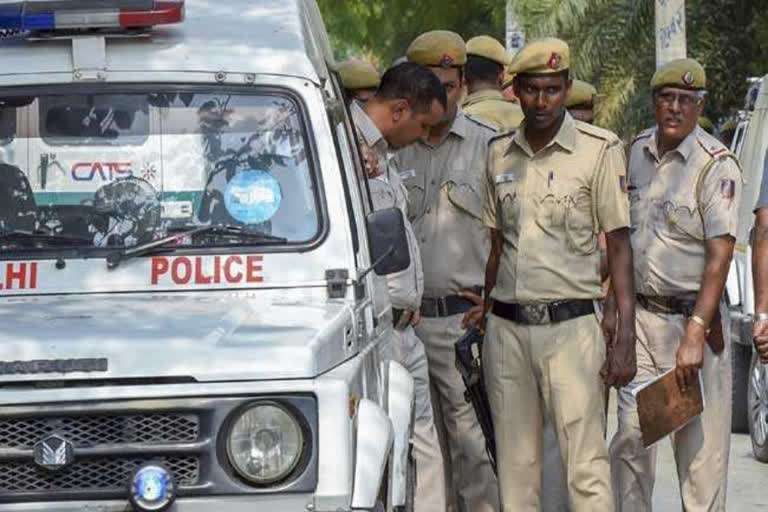 ഡല്‍ഹിയില്‍ 42കാരി മരിച്ച നിലയില്‍  Woman Found Dead  Woman Found Dead In Delhi  Delhi Police  Dwaraka Police  ഡല്‍ഹി പൊലീസ്  ദ്വാരക പൊലീസ്  ക്രൈം വാര്‍ത്ത